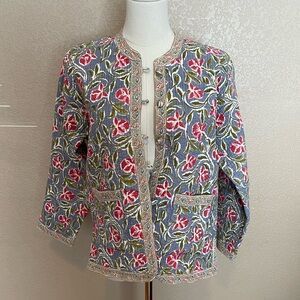 Vintage handmade reversible quilted jacket with pockets!